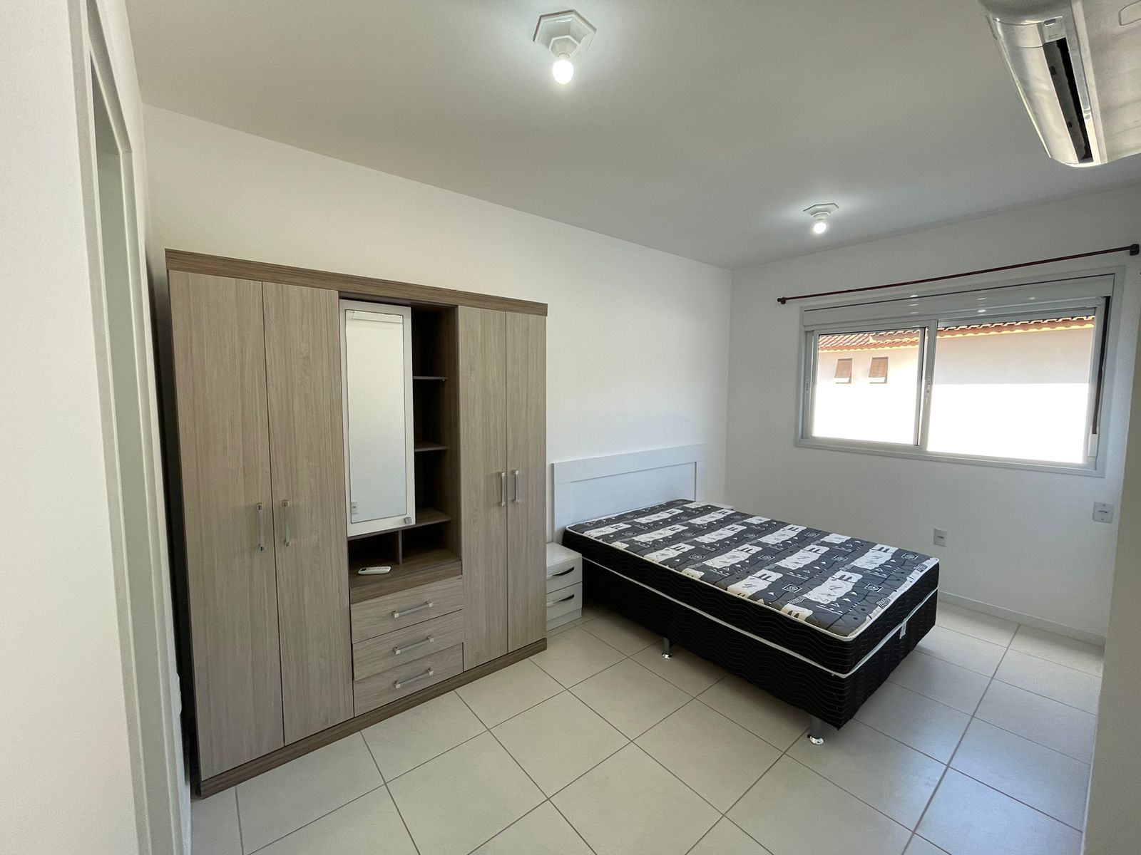Imagem Apartamento com 2 Quartos à Venda, 74 m²em Canasvieiras - Florianópolis