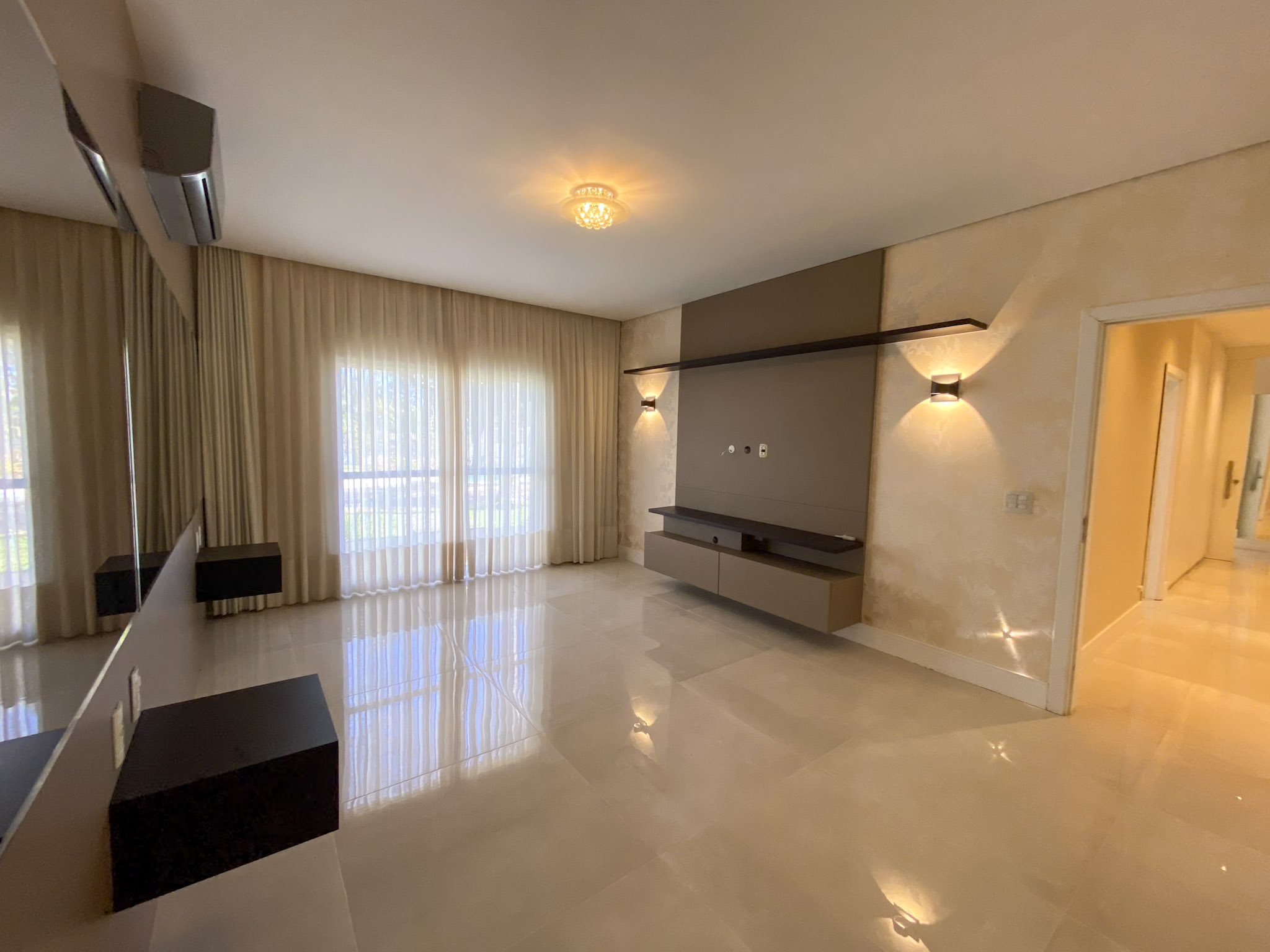 Imagem Casa de Condomínio com 4 Quartos à Venda ou Locação, 510 m²em Park Way - Brasília Imagem Casa de Condomínio com 4 Quartos à Venda ou Locação, 510 m²em Park Way - Brasília