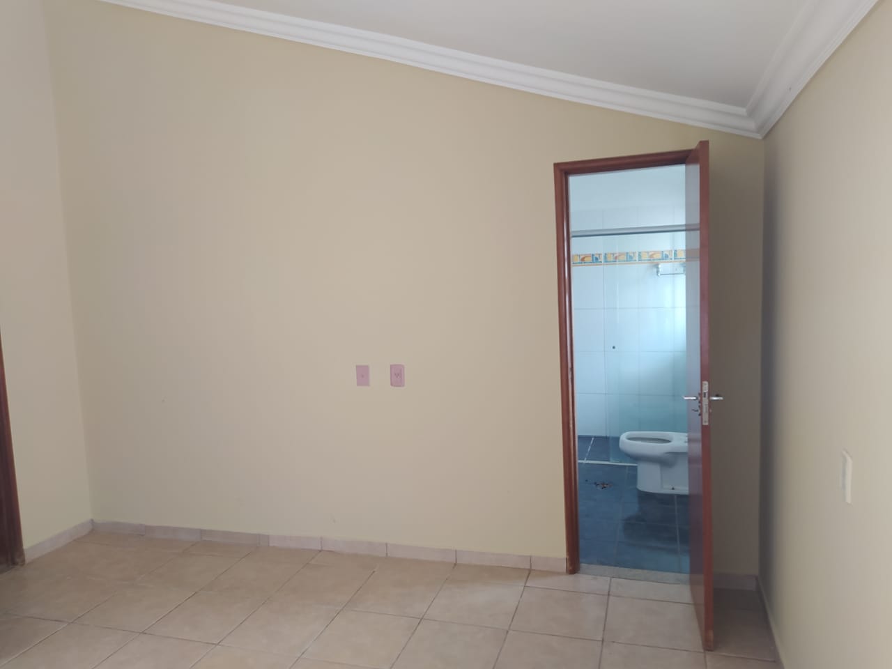 Imagem Casa de Condomínio com 3 Quartos à Venda, 200 m²em Jardim Ana Lúcia - Goiânia Imagem Casa de Condomínio com 3 Quartos à Venda, 200 m²em Jardim Ana Lúcia - Goiânia