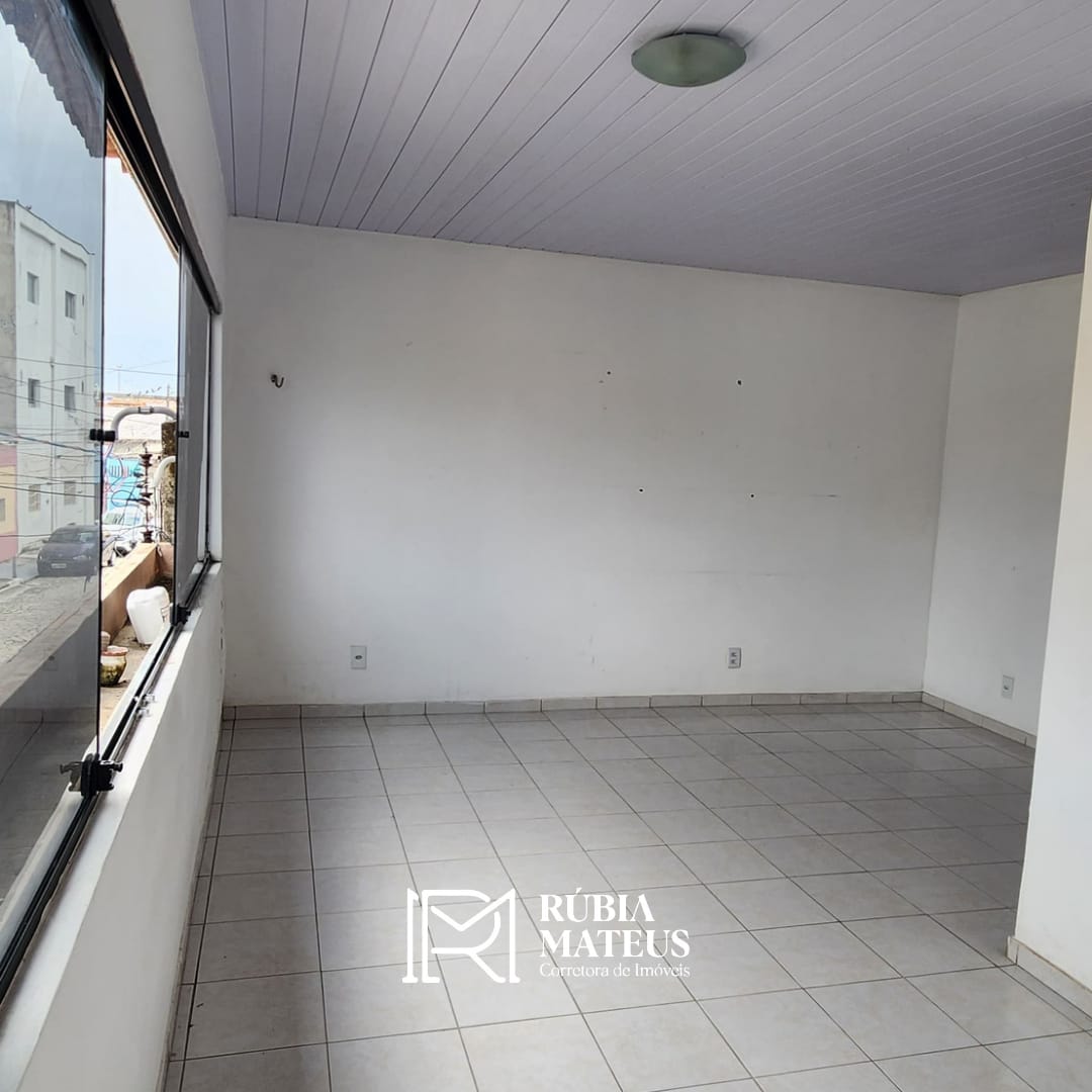 Imagem Casa com 5 Quartos à Venda, 242 m²em Alecrim - Natal