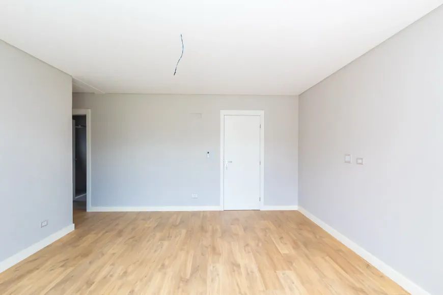Imagem Casa de Condomínio com 4 Quartos à Venda, 500 m² em Orleans - Curitiba Imagem Casa de Condomínio com 4 Quartos à Venda, 500 m² em Orleans - Curitiba
