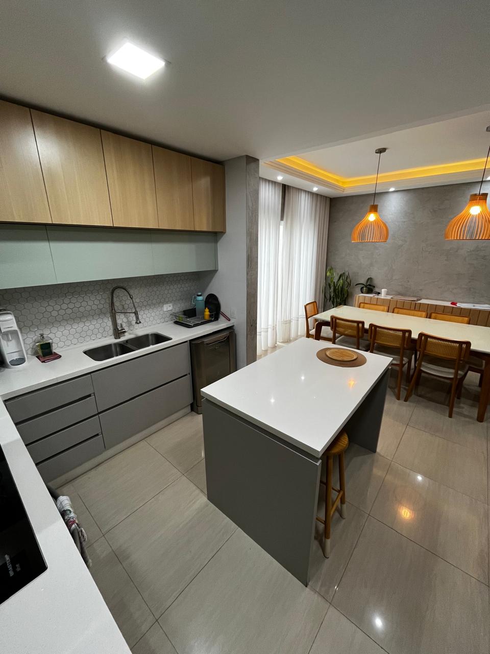 Imagem Casa com 3 Quartos à Venda, 265 m²em Abranches - Curitiba Imagem Casa com 3 Quartos à Venda, 265 m²em Abranches - Curitiba
