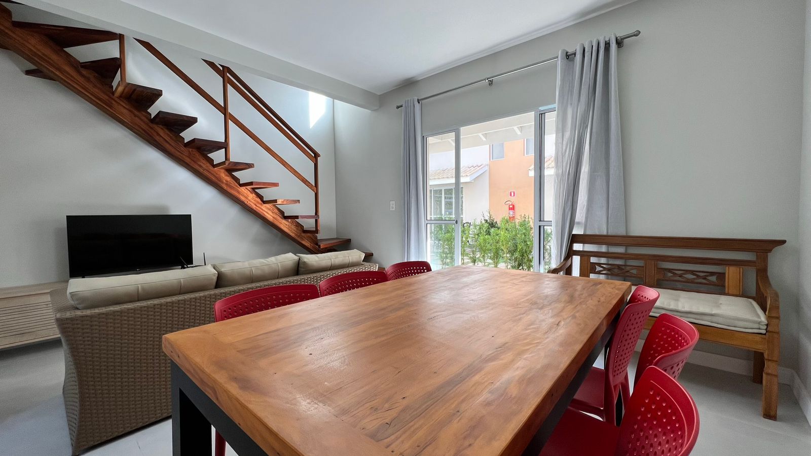 Imagem Casa de Condomínio com 2 Quartos para Alugar, 81 m²em São Lourenço - Bertioga