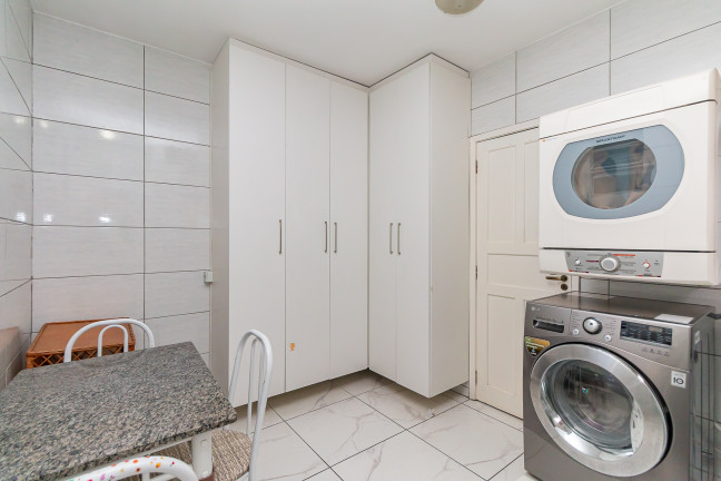 Imagem Casa com 3 Quartos à Venda, 182 m² em Bacacheri - Curitiba Imagem Casa com 3 Quartos à Venda, 182 m² em Bacacheri - Curitiba