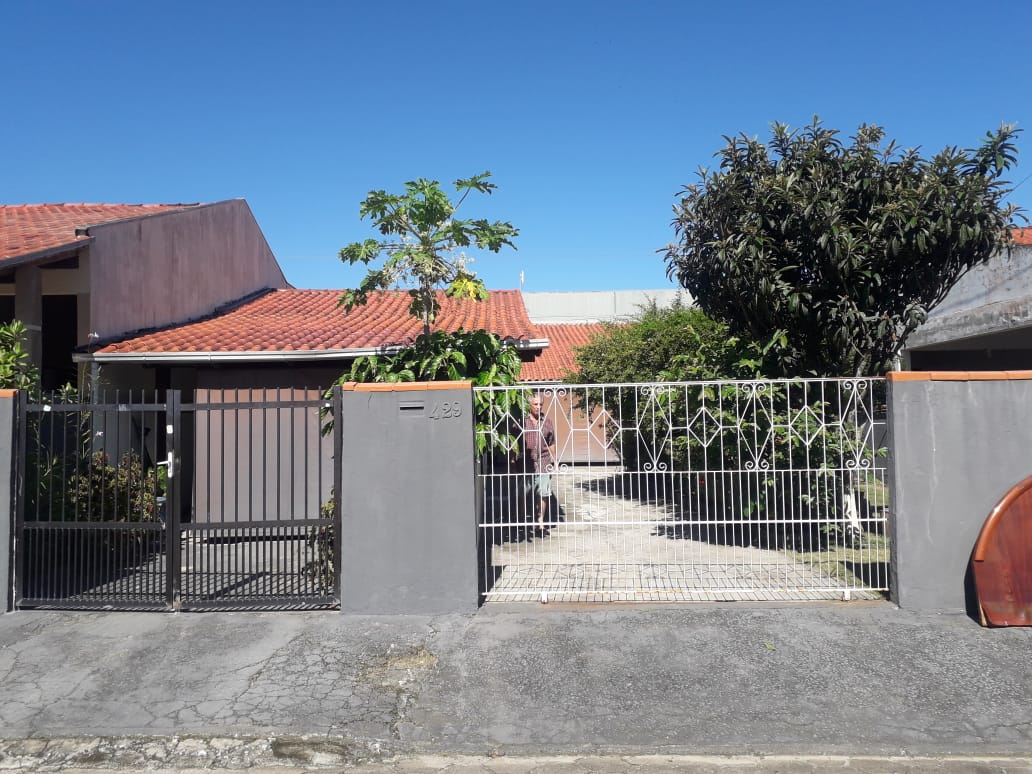 Casa com 4 Quartos à Venda, 140 m²em Armação de Itapocoroi - Penha