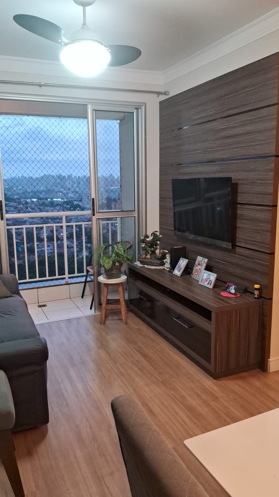 Imagem Apartamento com 3 Quartos à Venda, 67 m²em Aurora - Londrina