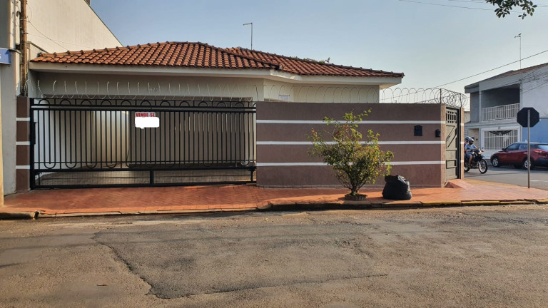 Imagem Casa com 3 Quartos à Venda, 312 m² em Presidente - Araçatuba Imagem Casa com 3 Quartos à Venda, 312 m² em Presidente - Araçatuba