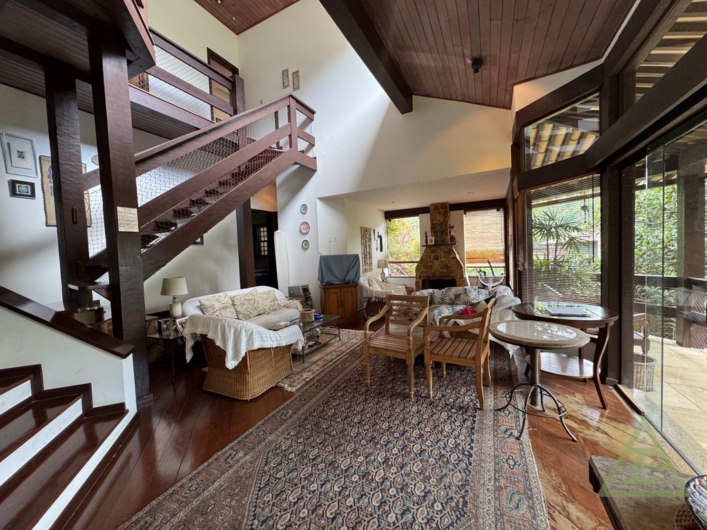 Imagem Casa de Condomínio com 4 Quartos à Venda, 273 m² em Cuiabá - Petrópolis Imagem Casa de Condomínio com 4 Quartos à Venda, 273 m² em Cuiabá - Petrópolis