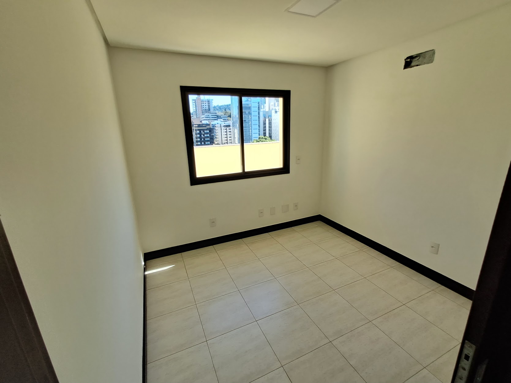 Imagem Apartamento com 3 Quartos à Venda, 487 m²em Centro - Criciúma