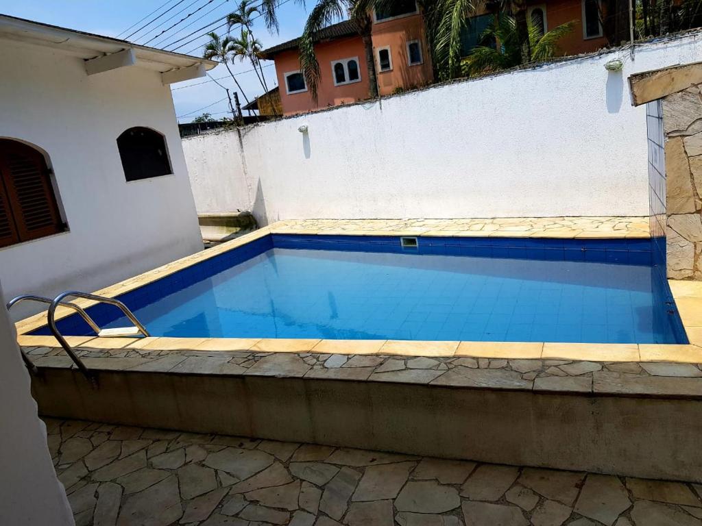 Imagem Casa com 4 Quartos para Temporada, 300 m²em Jardim Virgínia - Guarujá Imagem Casa com 4 Quartos para Temporada, 300 m²em Jardim Virgínia - Guarujá