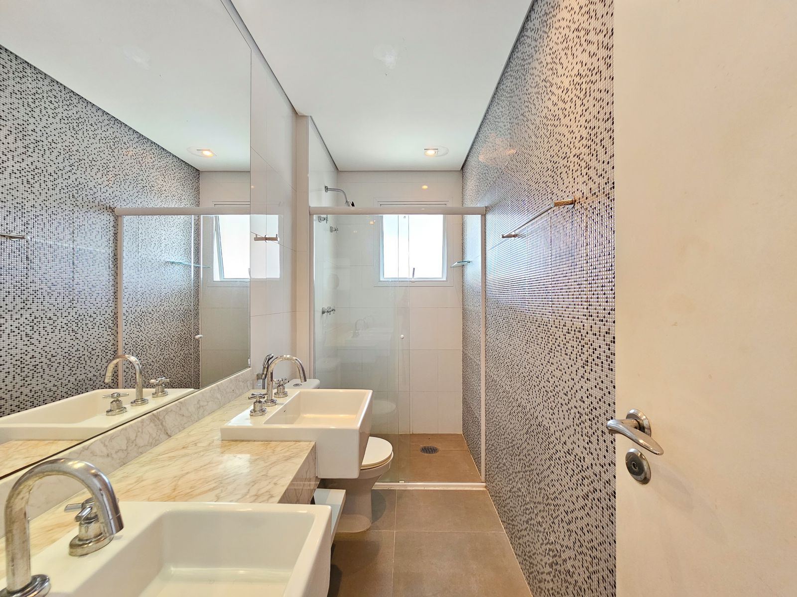 Imagem Apartamento com 4 Quartos à Venda, 240 m²em Riviera - Bertioga