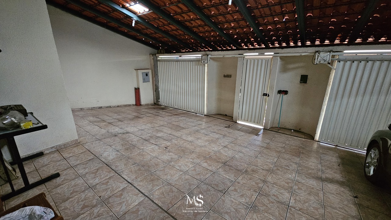 Imagem Sobrado com 5 Quartos à Venda, 275 m² em Setor Leste (Gama) - Brasília