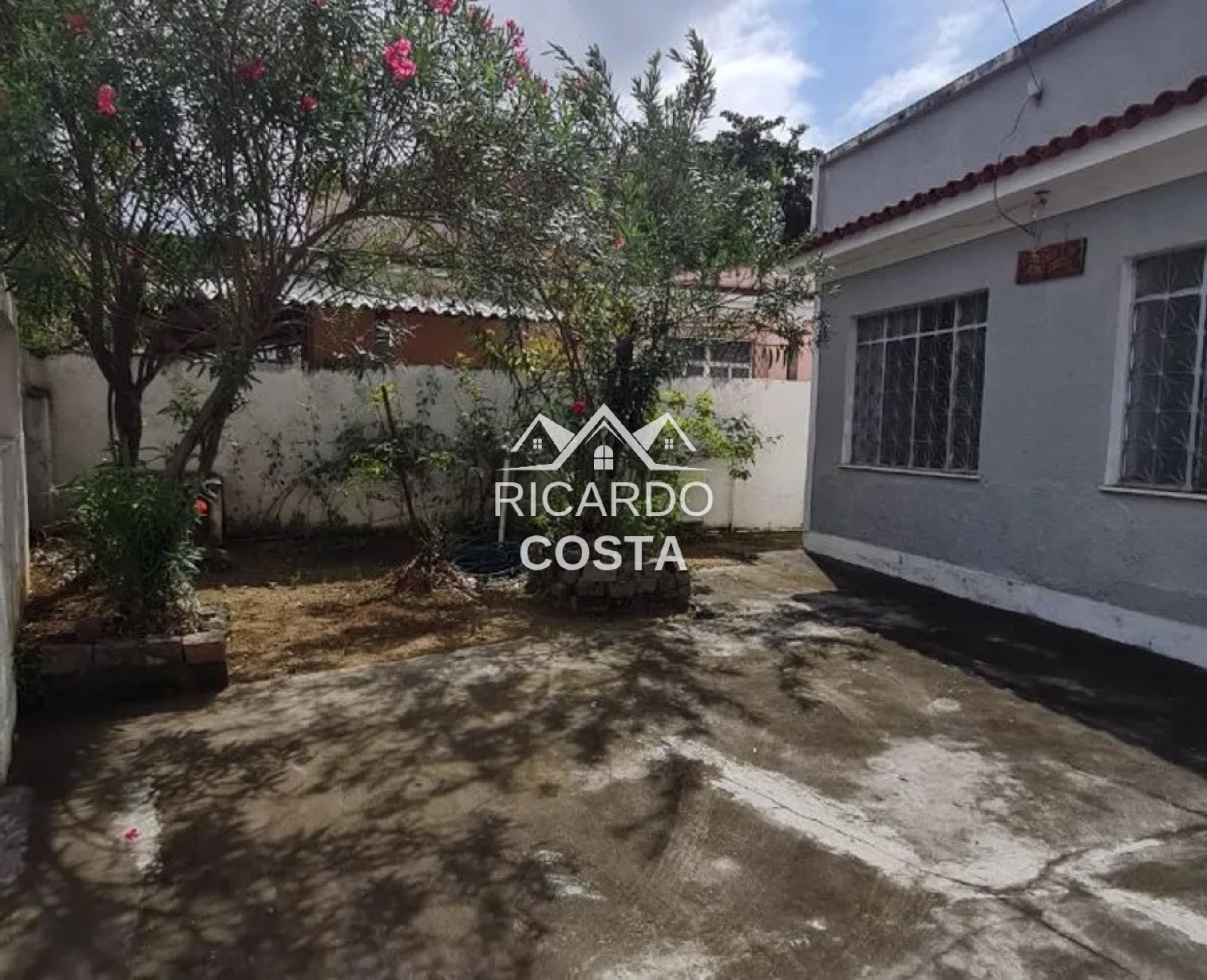 Imagem Casa com 2 Quartos à Venda, 307 m² em Taquara - Rio de Janeiro