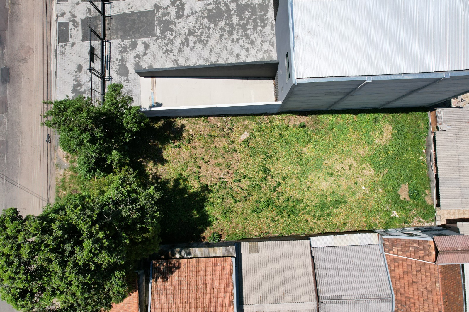 Imagem Terreno à Venda, 384 m² em Tingui - Curitiba Imagem Terreno à Venda, 384 m² em Tingui - Curitiba