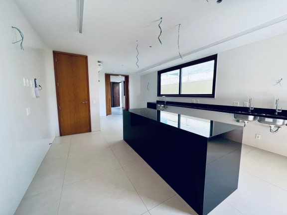 Casa de Condomínio com 5 Quartos à Venda, 1.700 m² em Barra da Tijuca - Rio de Janeiro