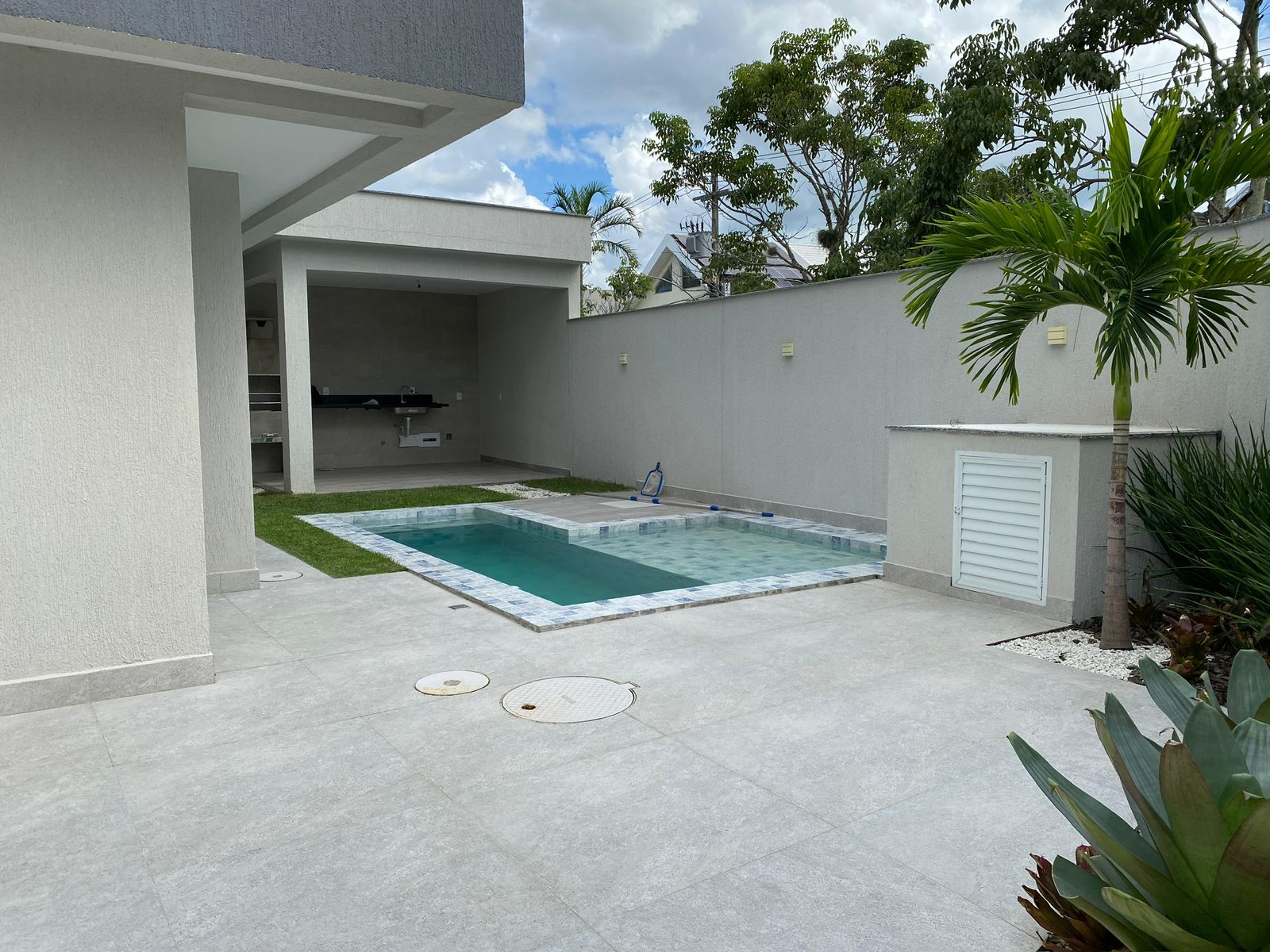 Imagem Casa de Condomínio com 4 Quartos à Venda, 220 m² em Vargem Pequena - Rio de Janeiro Imagem Casa de Condomínio com 4 Quartos à Venda, 220 m² em Vargem Pequena - Rio de Janeiro