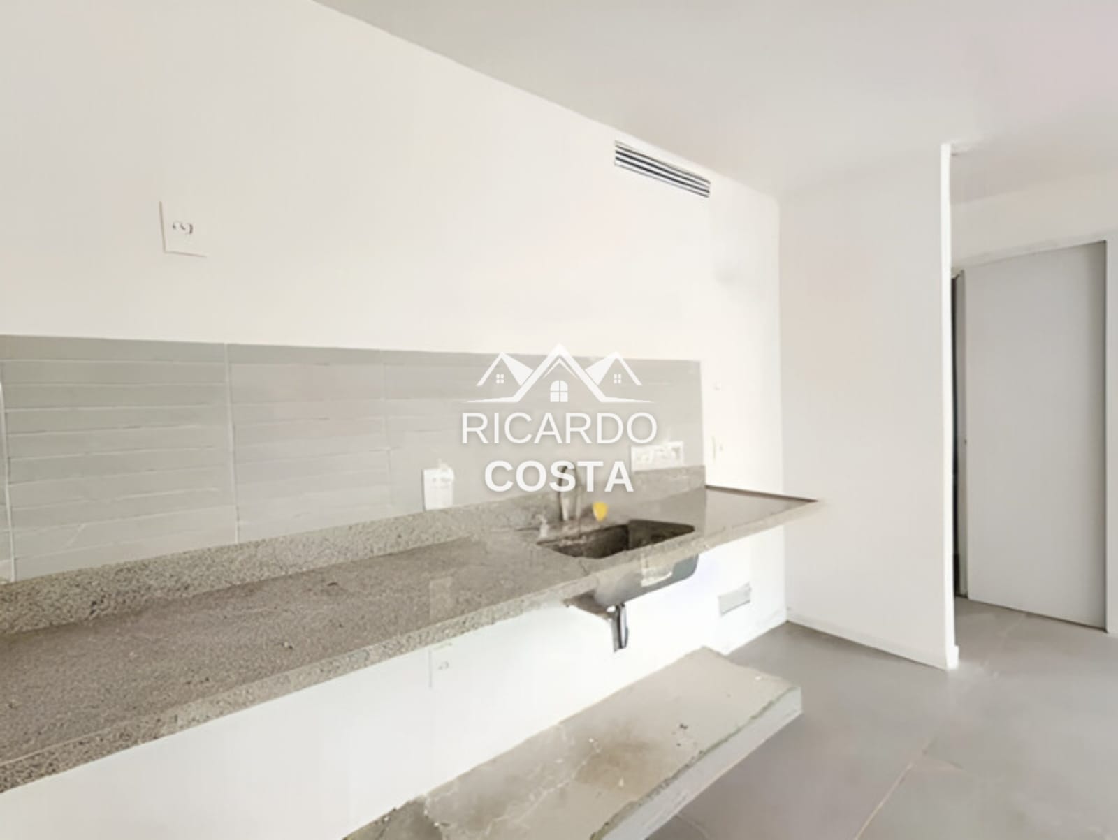 Imagem Cobertura com 2 Quartos à Venda ou Locação, 190 m² em Humaitá - Rio de Janeiro