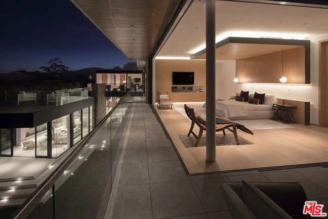 Imagem Casa de Condomínio com 6 Quartos à Venda, 933 m²em Alphaville Residencial Um - Barueri