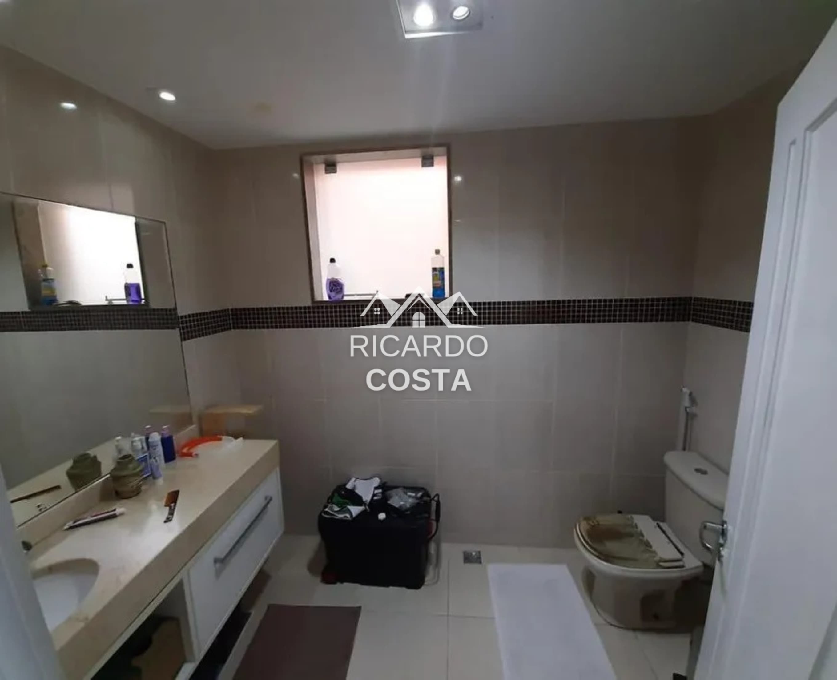 Imagem Casa de Vila com 4 Quartos à Venda, 300 m² em Taquara - Rio de Janeiro Imagem Casa de Vila com 4 Quartos à Venda, 300 m² em Taquara - Rio de Janeiro
