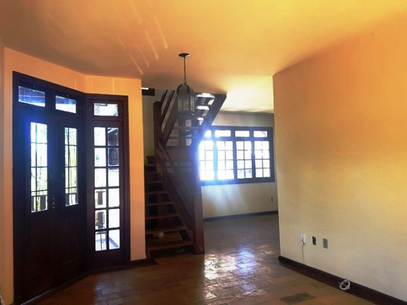 Imagem Casa com 4 Quartos à Venda ou Locação, 343 m² em Piratininga - Niterói
