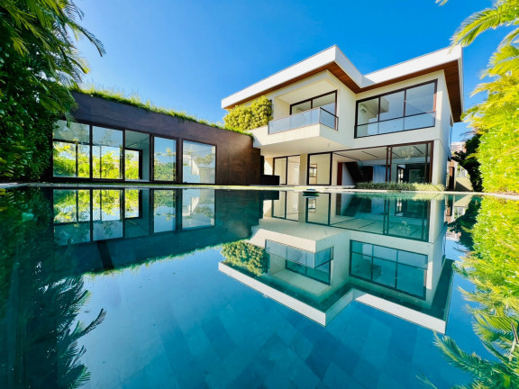 Casa de Condomínio com 5 Quartos à Venda, 1.700 m² em Barra da Tijuca - Rio de Janeiro