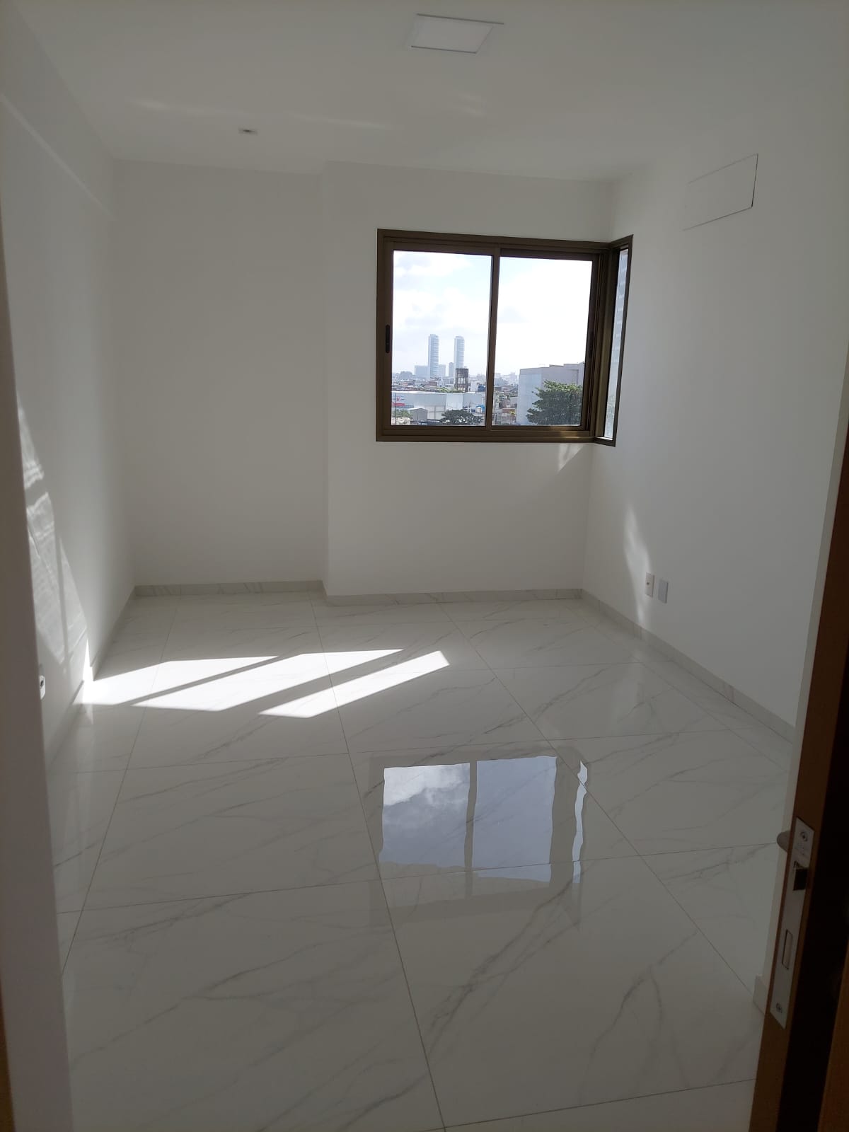 Imagem Apartamento com 4 Quartos à Venda, 126 m² em Pina - Recife
