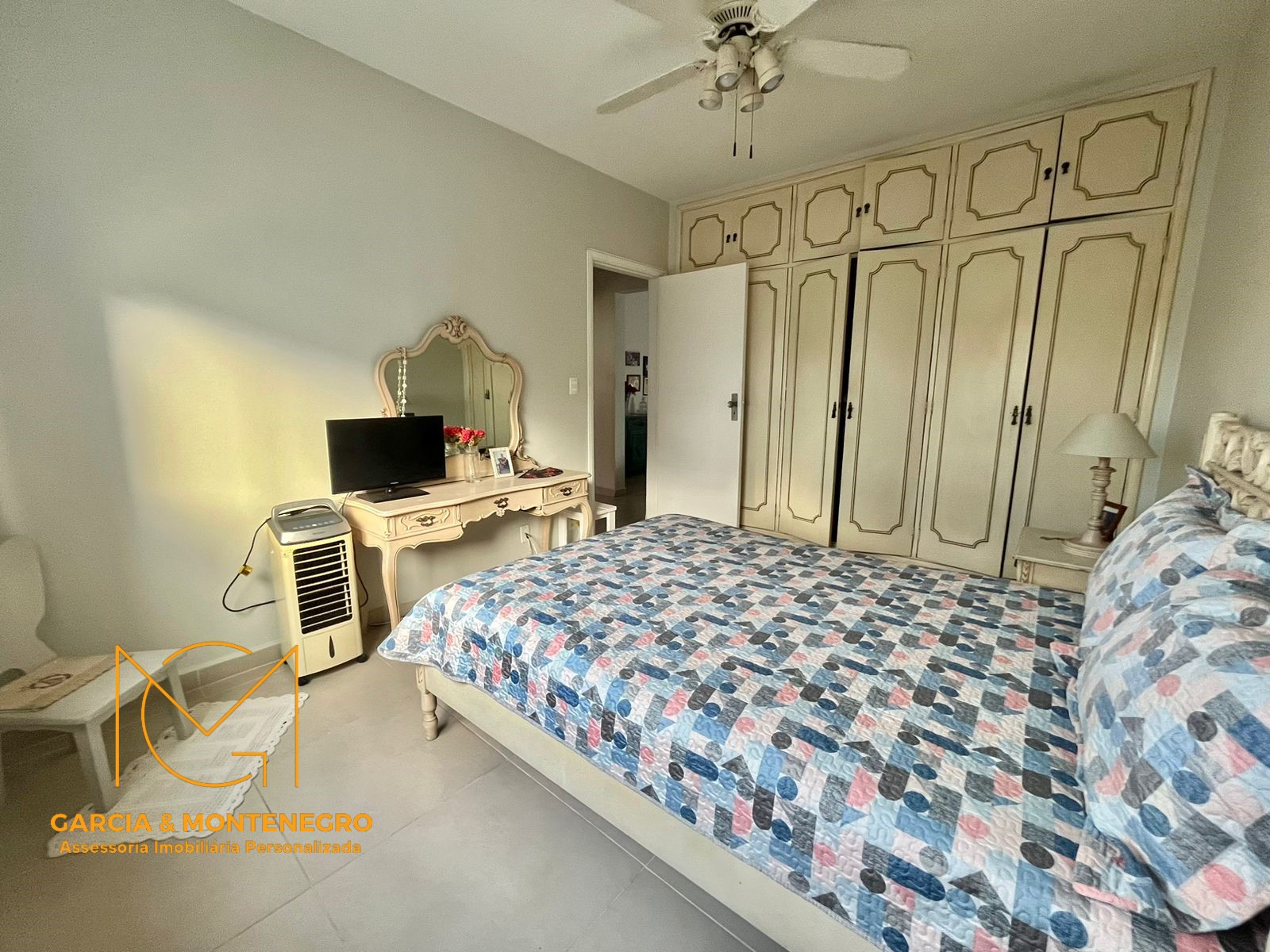 Imagem Apartamento com 2 Quartos à Venda, 110 m²em Pompéia - Santos