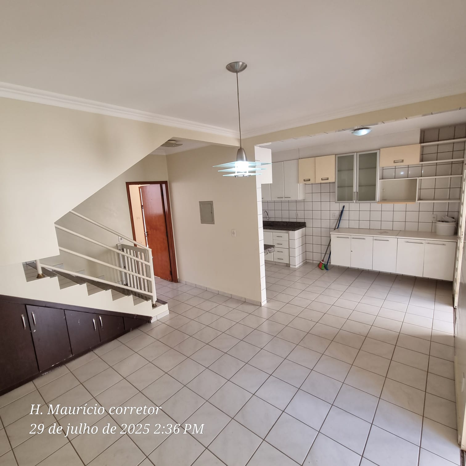 Imagem Sobrado com 3 Quartos à Venda, 130 m² em Setor Jaó - Goiânia Imagem Sobrado com 3 Quartos à Venda, 130 m² em Setor Jaó - Goiânia