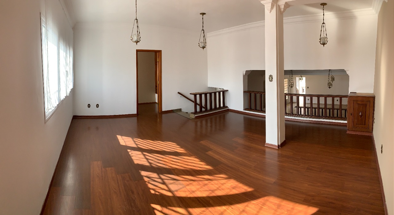 Sobrado com 4 Quartos à Venda, 408 m²em Vila Ipiranga - Mogi das Cruzes