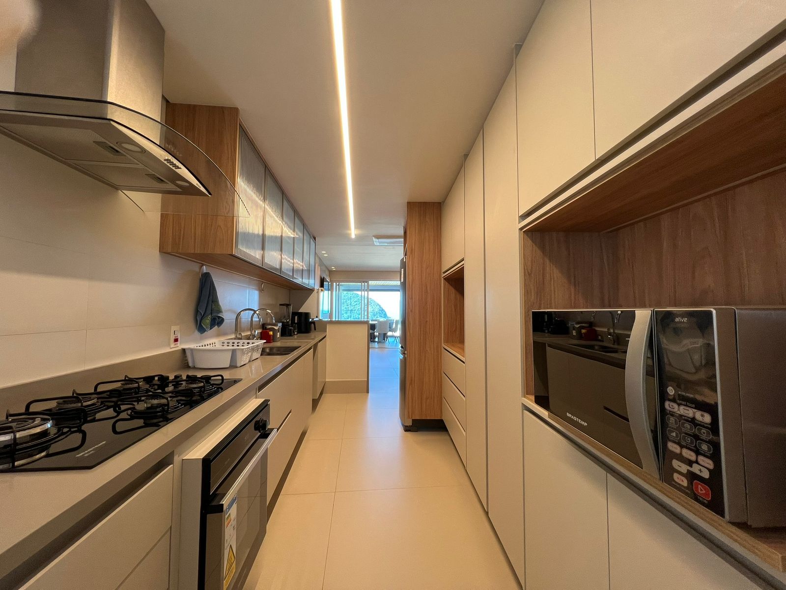 Imagem Apartamento com 4 Quartos para Temporada, 141 m² em Riviera - Bertioga Imagem Apartamento com 4 Quartos para Temporada, 141 m² em Riviera - Bertioga