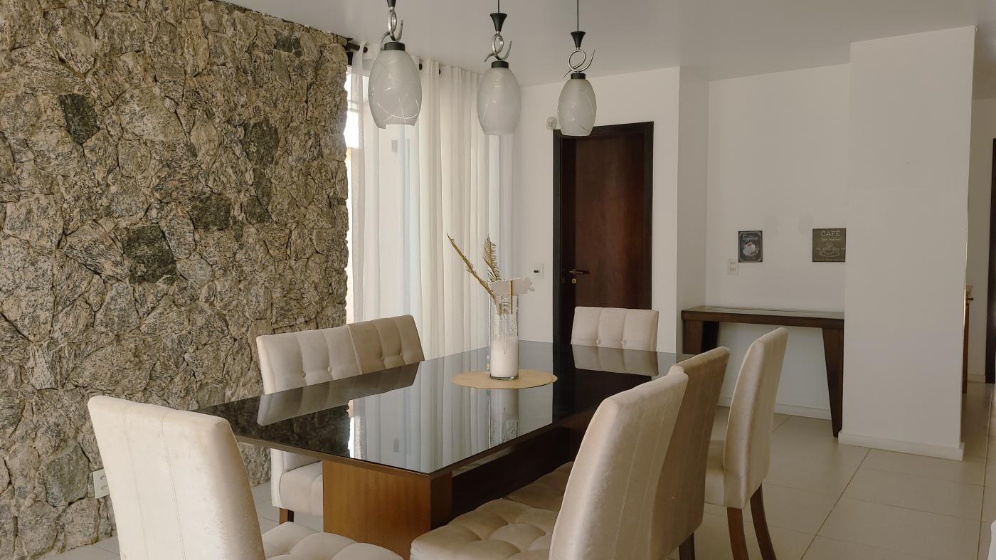 Imagem Casa com 4 Quartos à Venda, 650 m²em Camboinhas - Niterói Imagem Casa com 4 Quartos à Venda, 650 m²em Camboinhas - Niterói