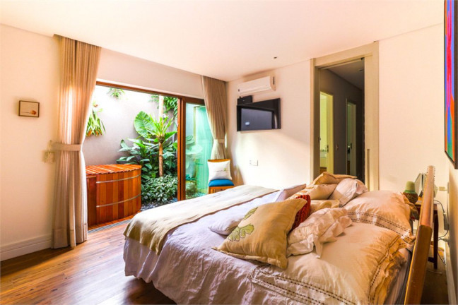 Imagem Casa de Vila com 4 Quartos à Venda, 250 m² em Vila Nova Conceição - São Paulo Imagem Casa de Vila com 4 Quartos à Venda, 250 m² em Vila Nova Conceição - São Paulo