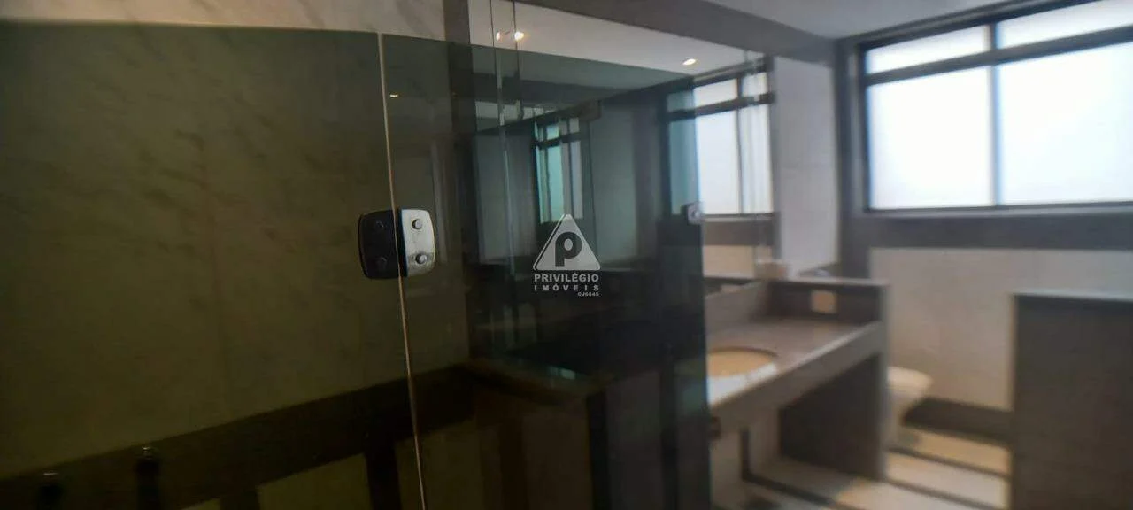 Imagem Apartamento com 6 Quartos à Venda, 470 m²em Ipanema - Rio de Janeiro Imagem Apartamento com 6 Quartos à Venda, 470 m²em Ipanema - Rio de Janeiro