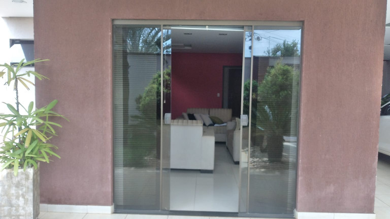 Imagem Sobrado com 4 Quartos à Venda, 358 m²em Residencial Balneário - Goiânia