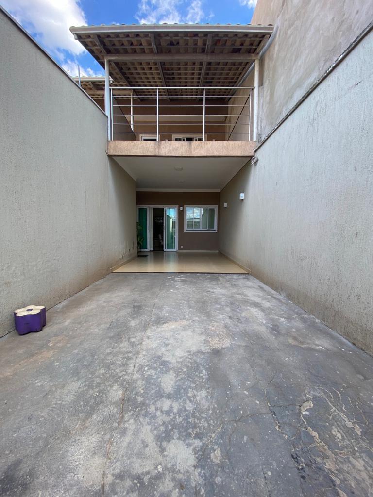 Imagem Sobrado com 5 Quartos à Venda, 250 m²em Residencial Humaitá - Goiânia