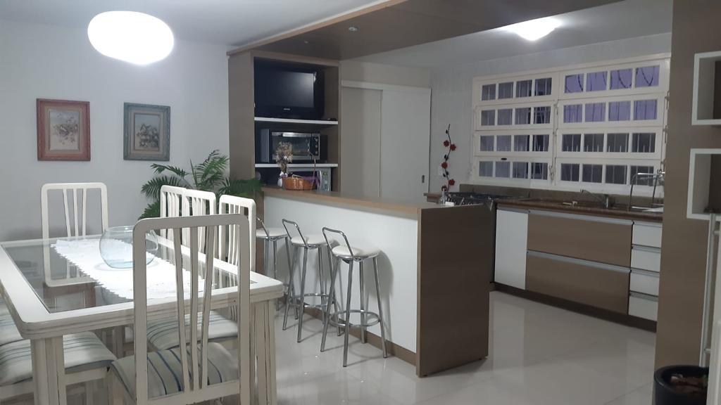 Imagem Casa com 6 Quartos à Venda, 276 m²em Santa Mônica - Florianópolis