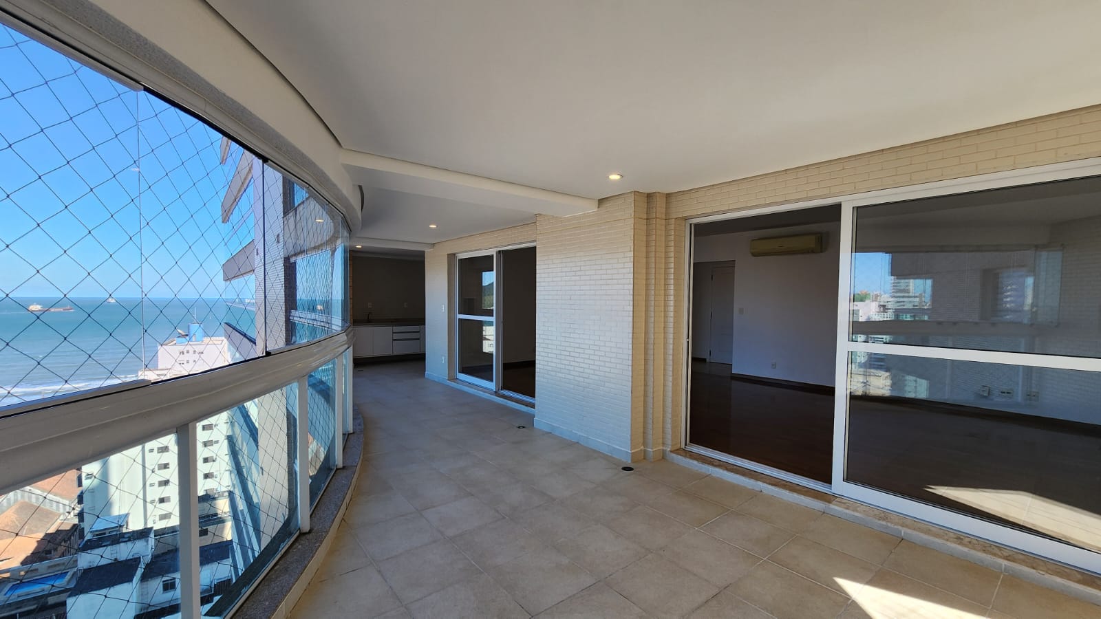 Imagem Apartamento com 4 Quartos à Venda, 204 m²em Boqueirão - Santos