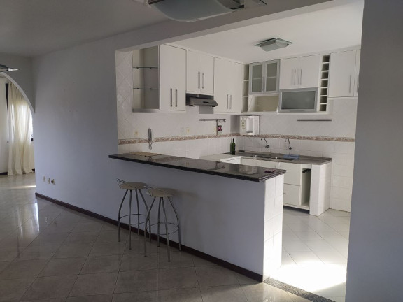 Imagem Apartamento com 3 Quartos para Alugar, 150 m²em Brotas - Salvador