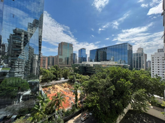 Imagem Apartamento com 3 Quartos à Venda, 220 m² em Itaim Bibi - São Paulo