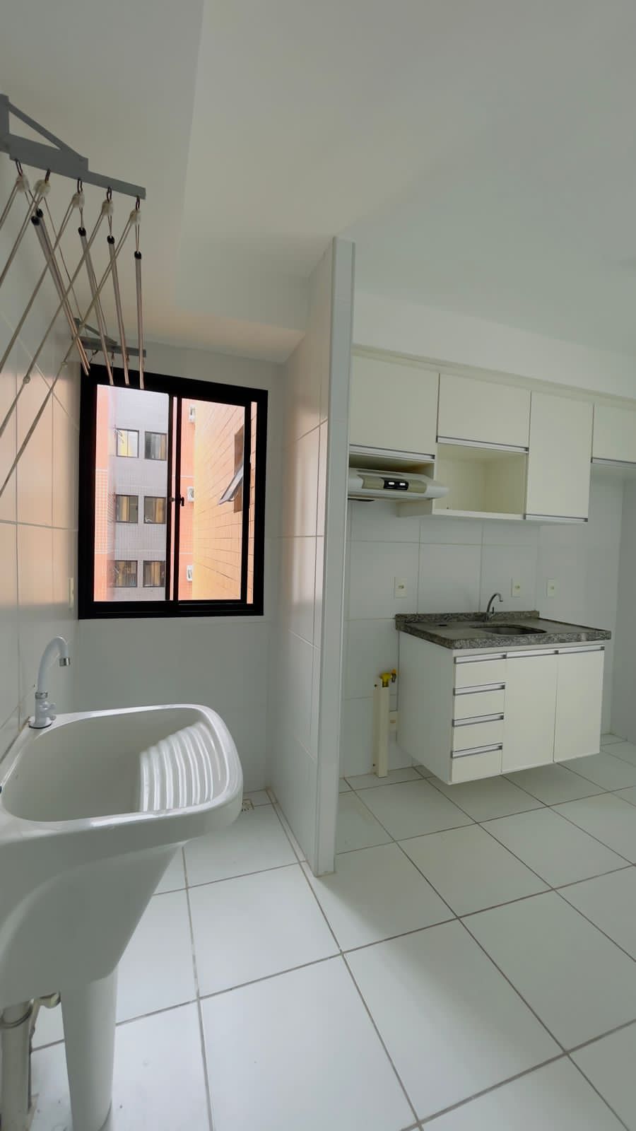 Imagem Apartamento com 2 Quartos à Venda, 61 m²em Calhau - São Luís