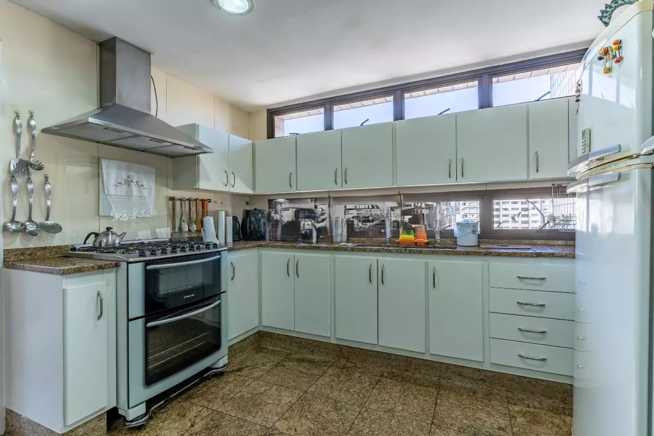 Imagem Apartamento com 4 Quartos à Venda, 316 m²em Lourdes - Belo Horizonte Imagem Apartamento com 4 Quartos à Venda, 316 m²em Lourdes - Belo Horizonte