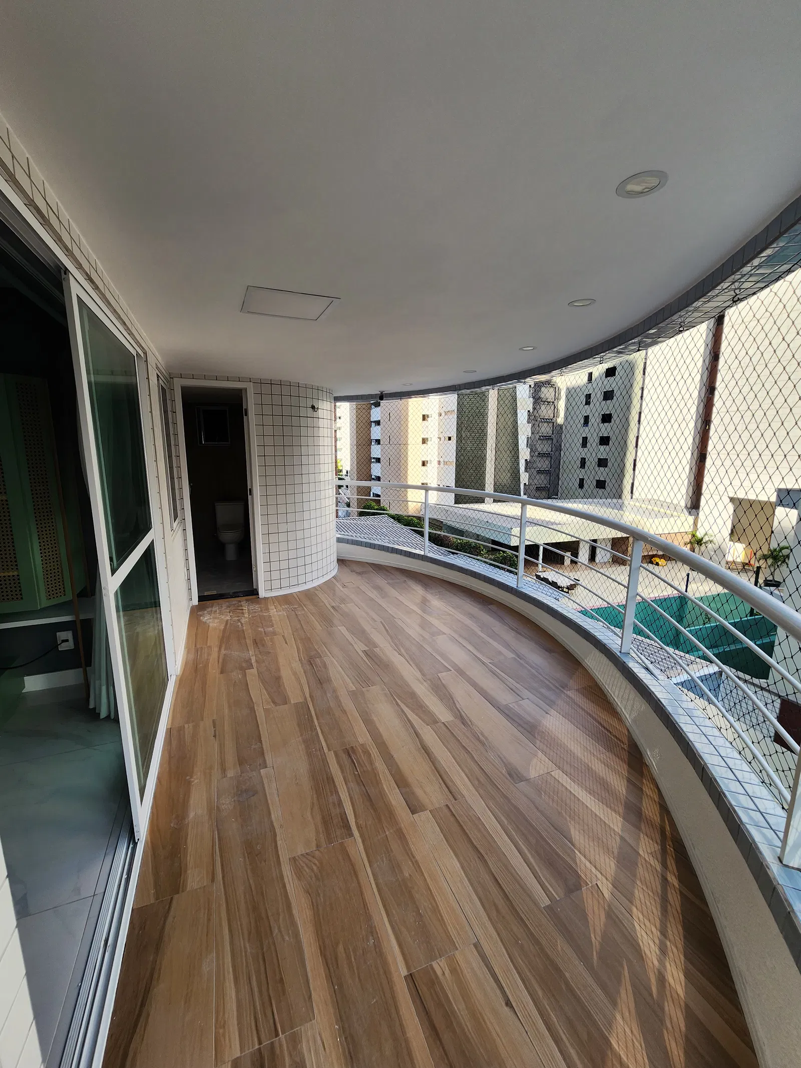Imagem Apartamento com 3 Quartos à Venda, 220 m²em Meireles - Fortaleza