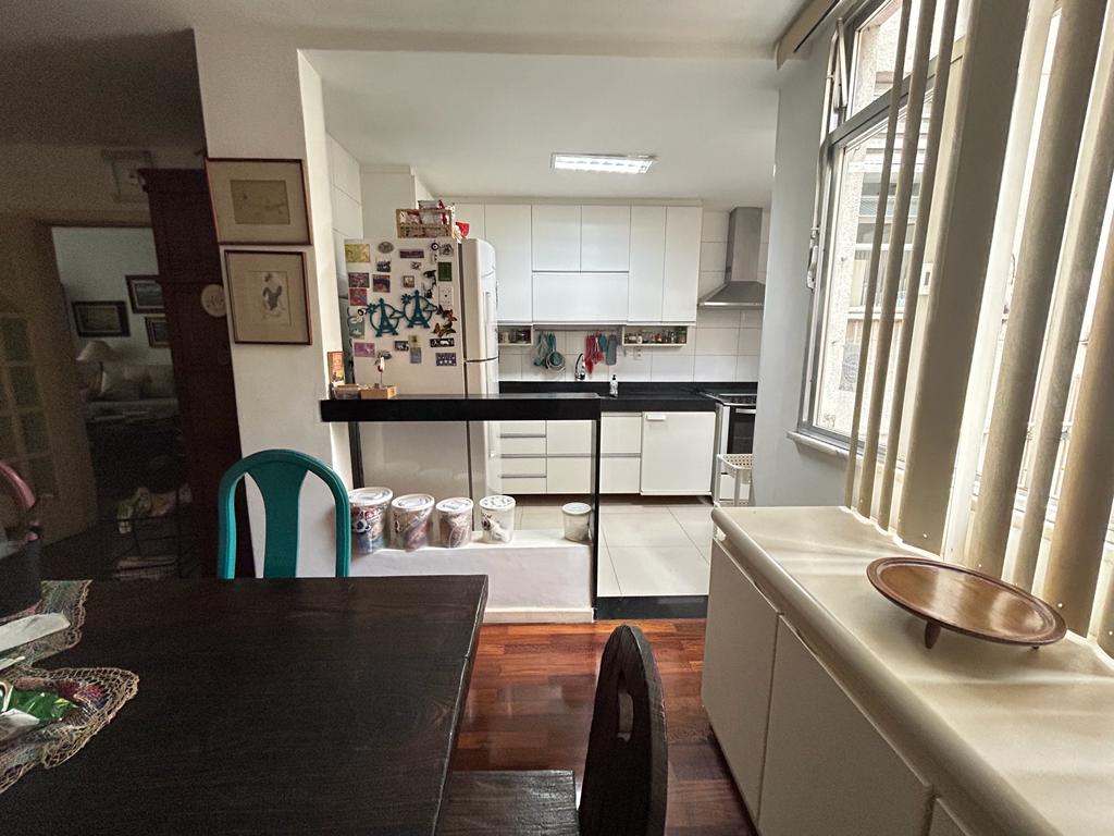 Imagem Apartamento com 4 Quartos à Venda, 190 m²em Icaraí - Niterói