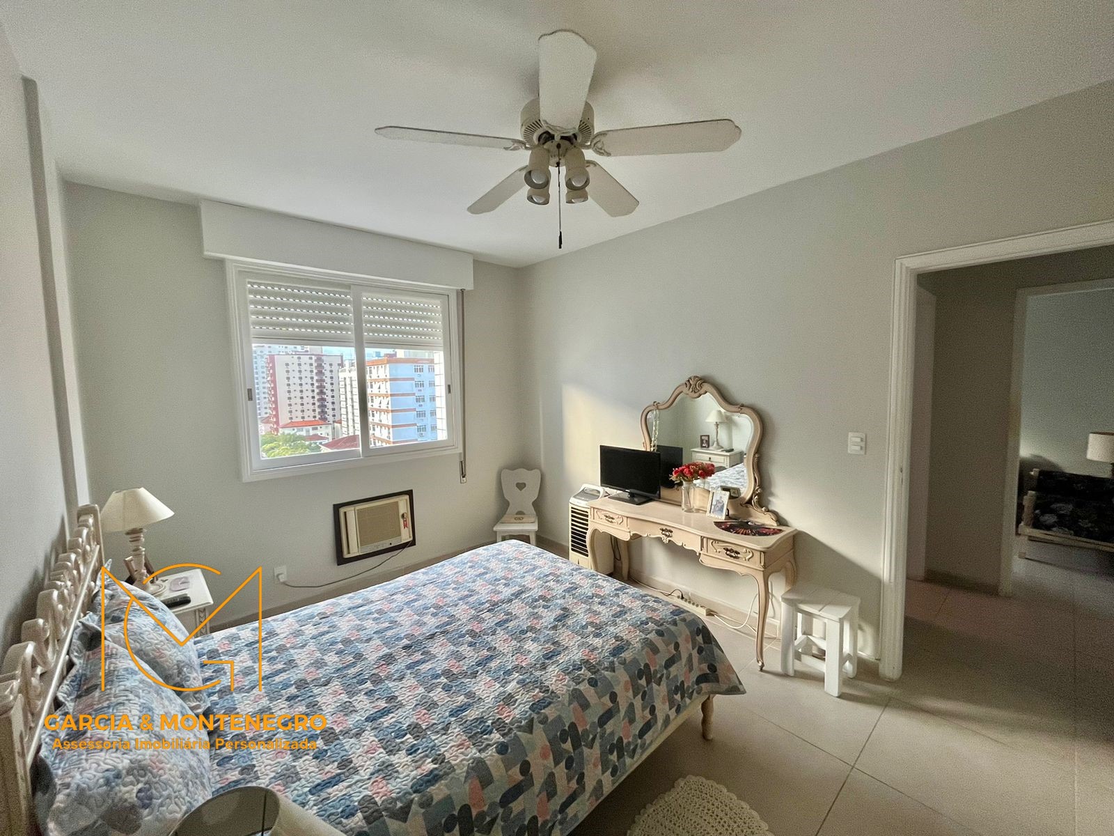 Imagem Apartamento com 2 Quartos à Venda, 110 m²em Pompéia - Santos