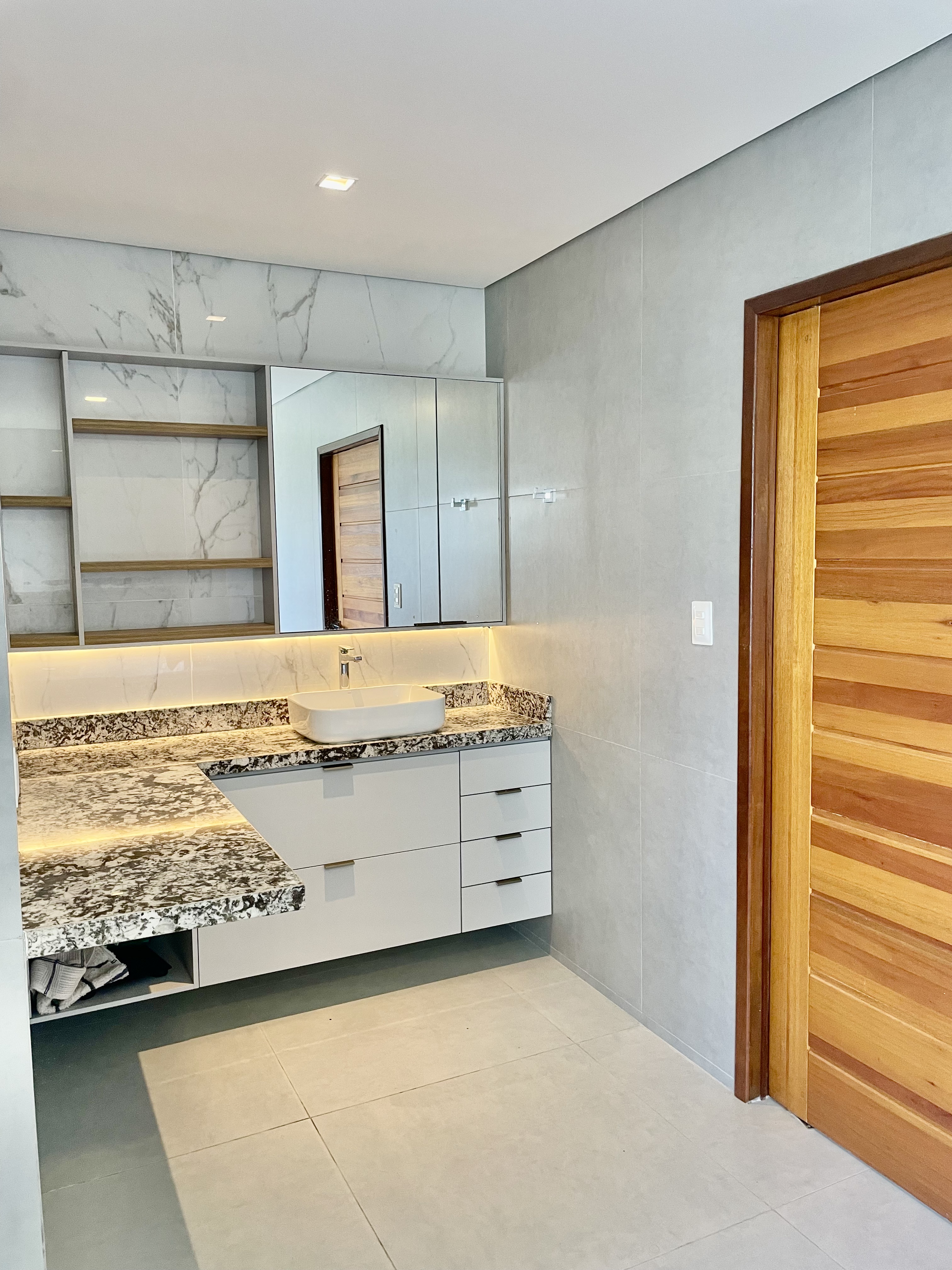 Imagem Casa de Condomínio com 4 Quartos à Venda, 340 m²em Bayeux - Bayeux
