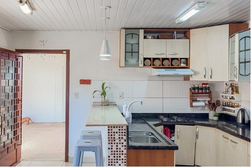 Imagem Casa com 2 Quartos à Venda, 200 m² em Santa Maria Goretti - Porto Alegre Imagem Casa com 2 Quartos à Venda, 200 m² em Santa Maria Goretti - Porto Alegre