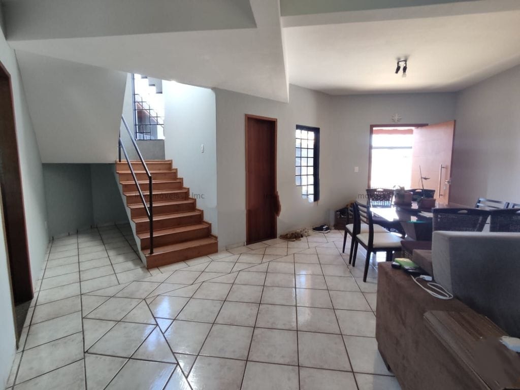 Imagem Sobrado com 4 Quartos à Venda, 254 m²em Parque Residencial Rita Vieira - Campo Grande Imagem Sobrado com 4 Quartos à Venda, 254 m²em Parque Residencial Rita Vieira - Campo Grande