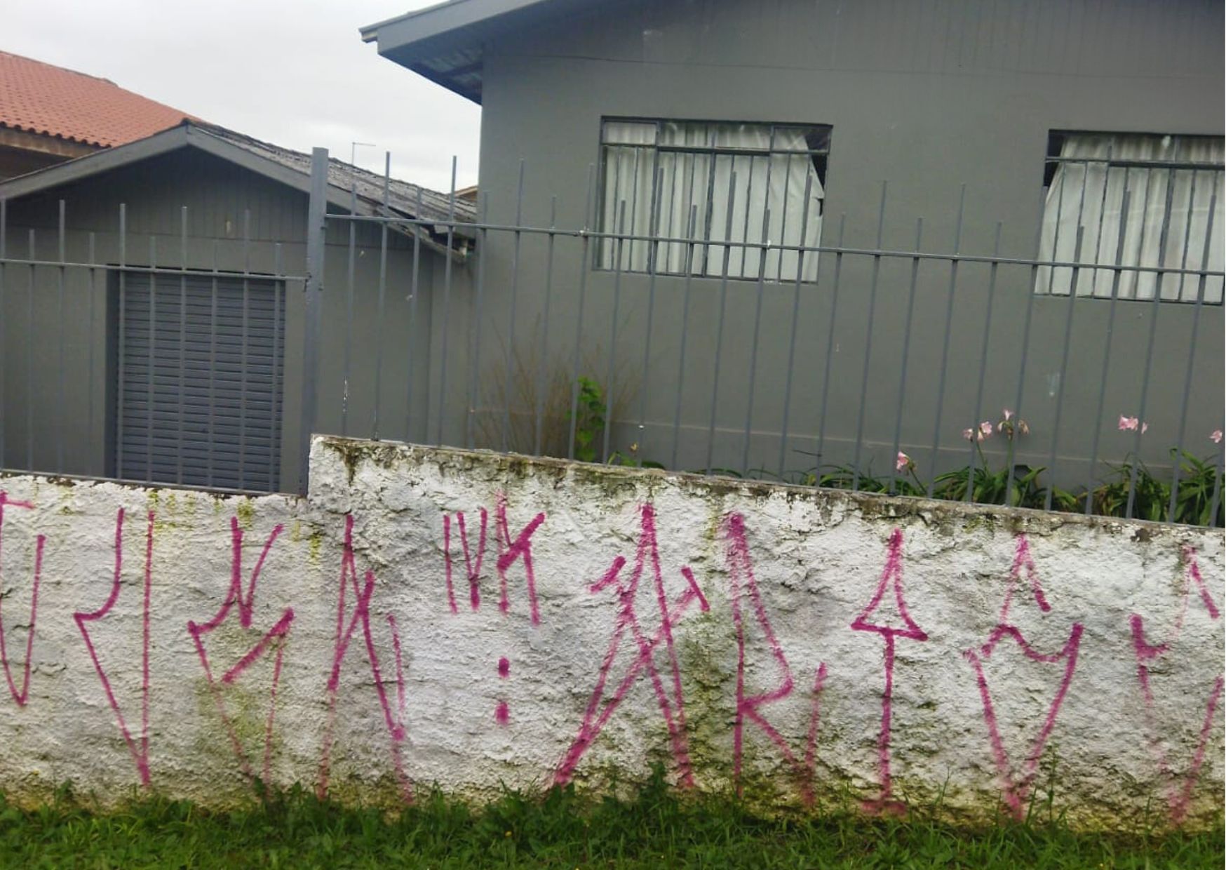 Imagem Terreno à Venda, 600 m²em Boqueirão - Curitiba Imagem Terreno à Venda, 600 m²em Boqueirão - Curitiba