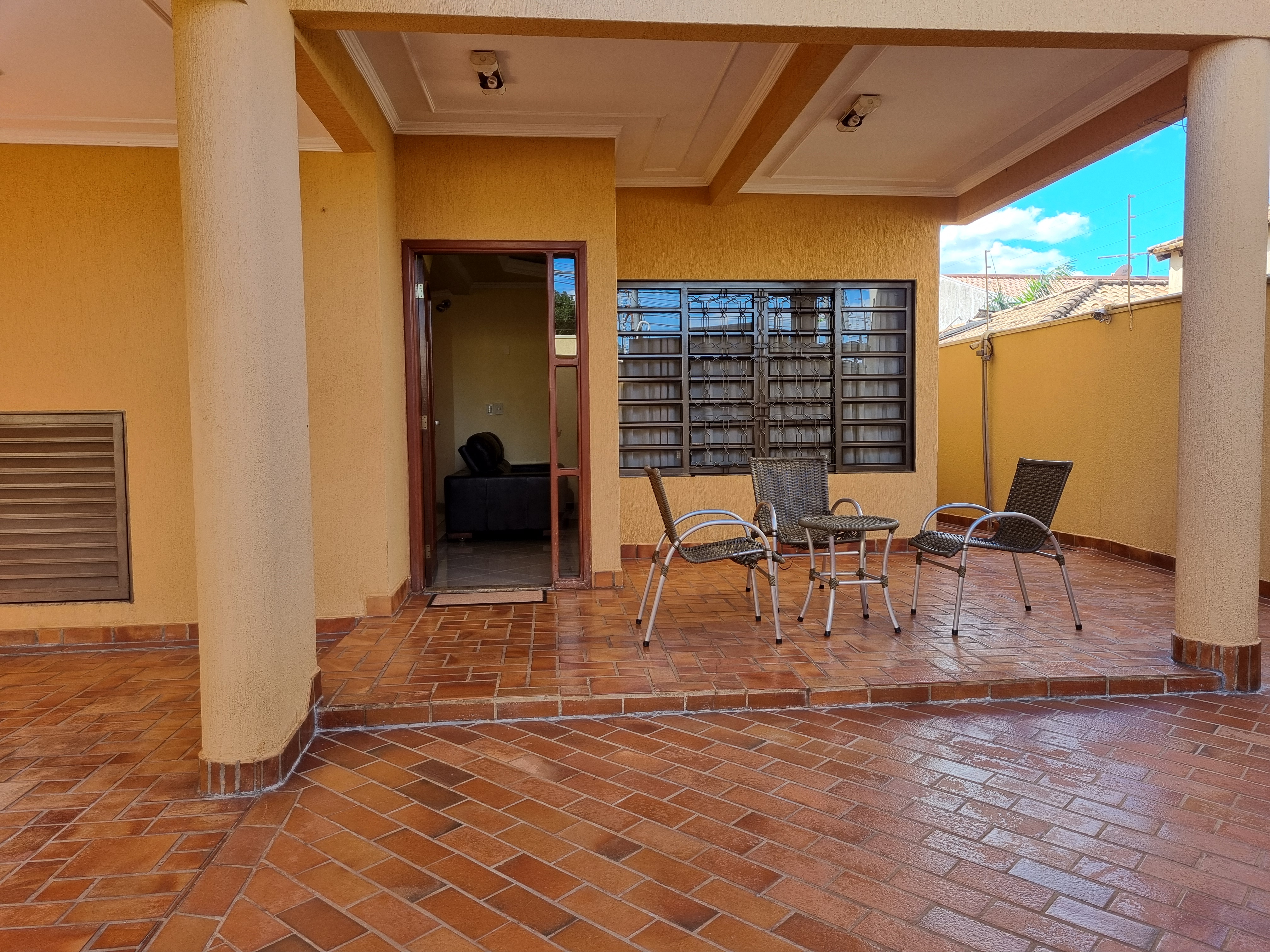 Imagem Sobrado com 3 Quartos à Venda ou Temporada, 266 m²em Vila Planalto - Campo Grande Imagem Sobrado com 3 Quartos à Venda ou Temporada, 266 m²em Vila Planalto - Campo Grande
