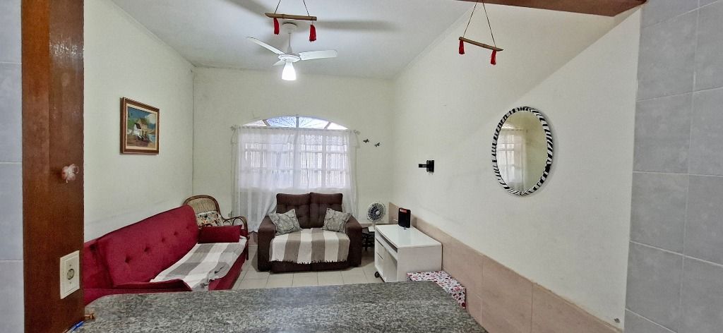 Imagem Casa com 2 Quartos à Venda, 100 m² em Maracanã - Praia Grande Imagem Casa com 2 Quartos à Venda, 100 m² em Maracanã - Praia Grande